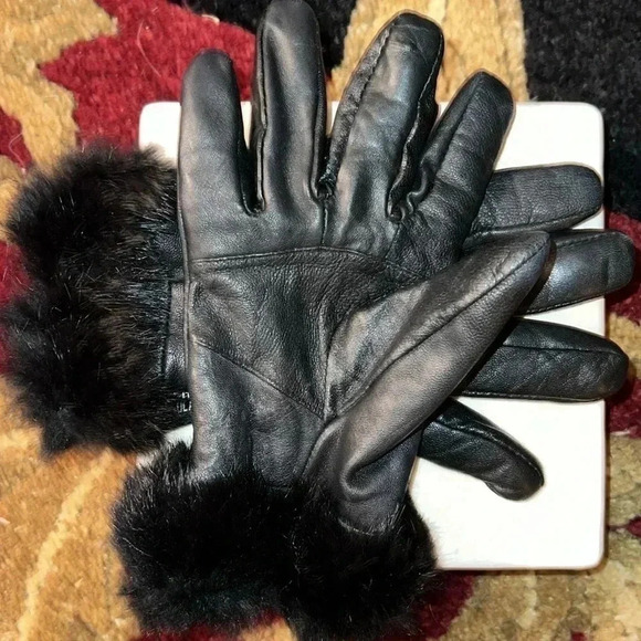 Women’s Black Leather Gloves with Black Rabbit Fur at Wrists Thermal Insulation - Picture 9 of 12